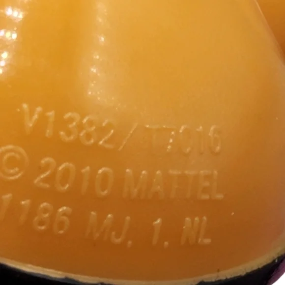 Octonauts 2010 Set Of 2 Captain Barnacles Bear Kwazii Cat Figures Toys 3" - Picture 3 of 4